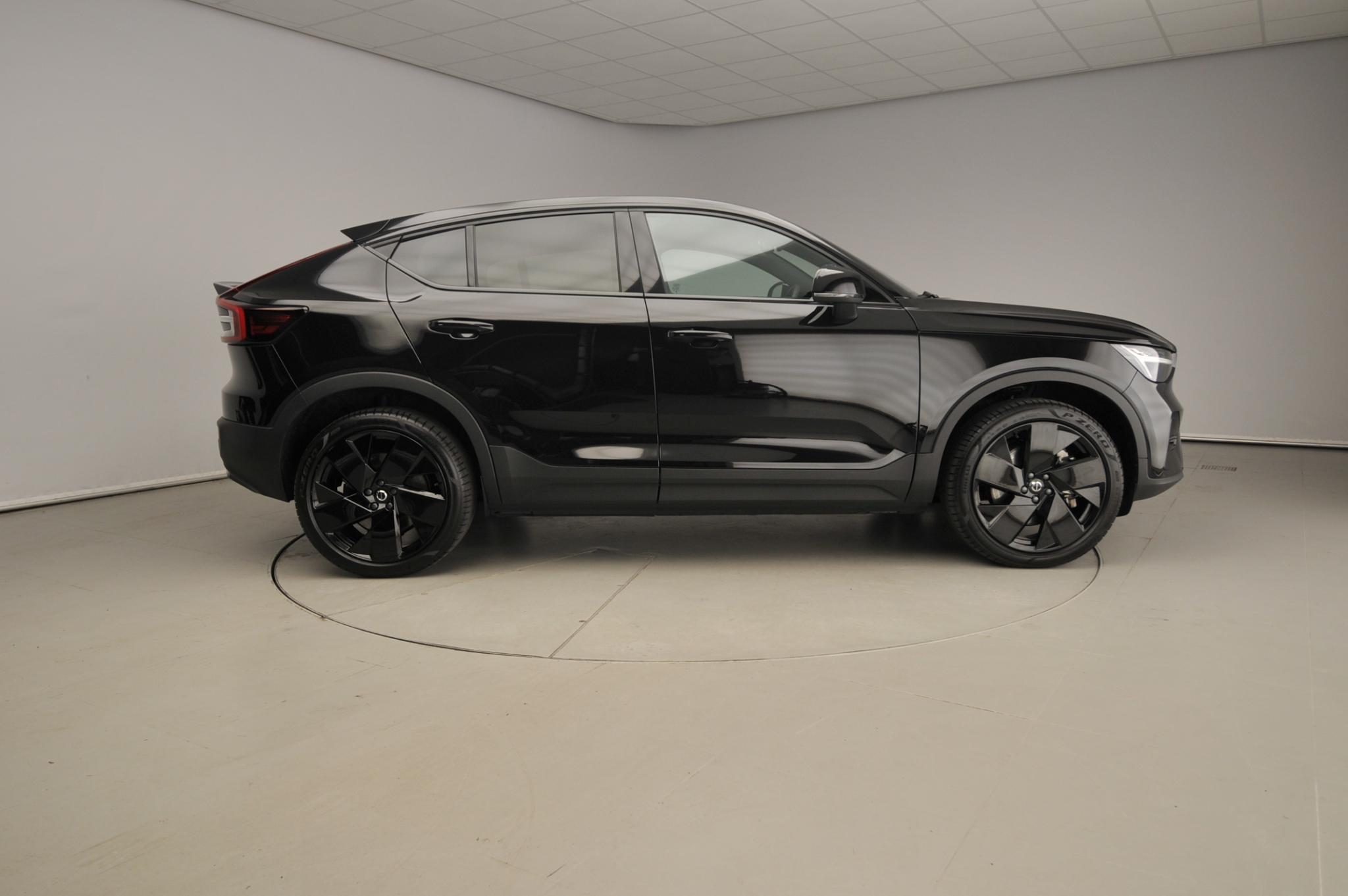 Volvo EC40 Single Motor Plus Black Edition 70 kWh - Afbeelding 4