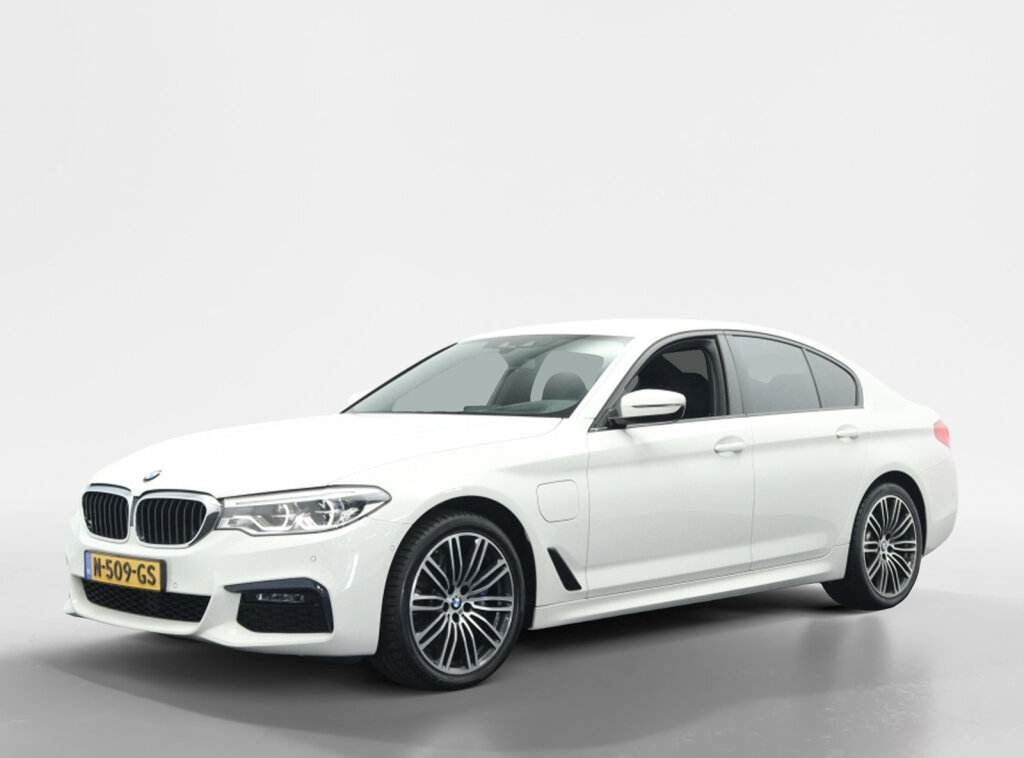 BMW 5 Serie 530e iPerformance High Executive | Navigatie | Stuurwielverwarmi