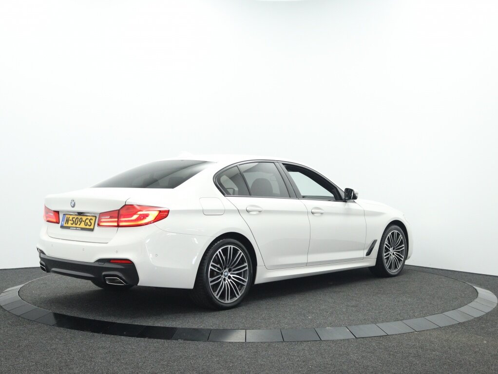 BMW 5 Serie 530e iPerformance High Executive | Navigatie | Stuurwielverwarmi - Afbeelding 2