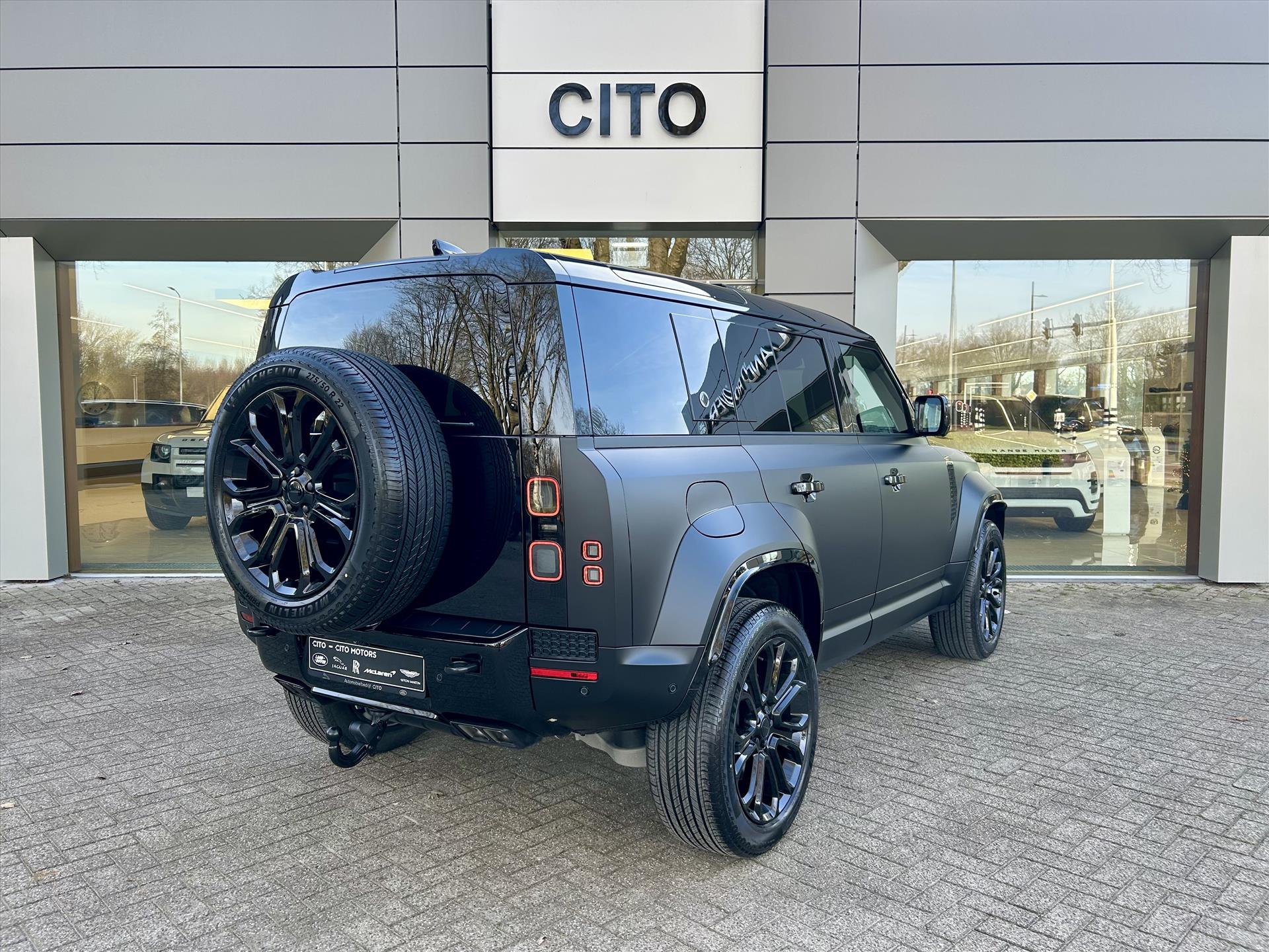 Land Rover Defender P635 V8 AWD OCTA BLACK - Afbeelding 3