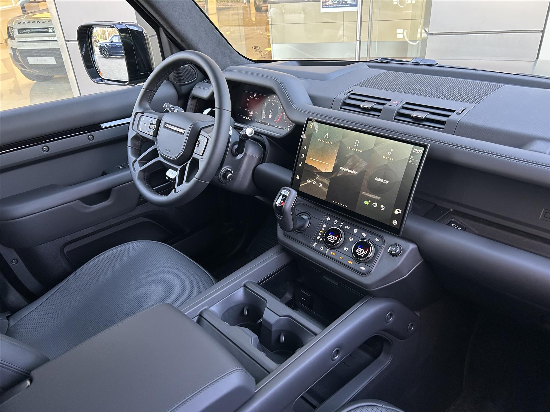 Land Rover Defender P635 V8 AWD OCTA BLACK - Afbeelding 5