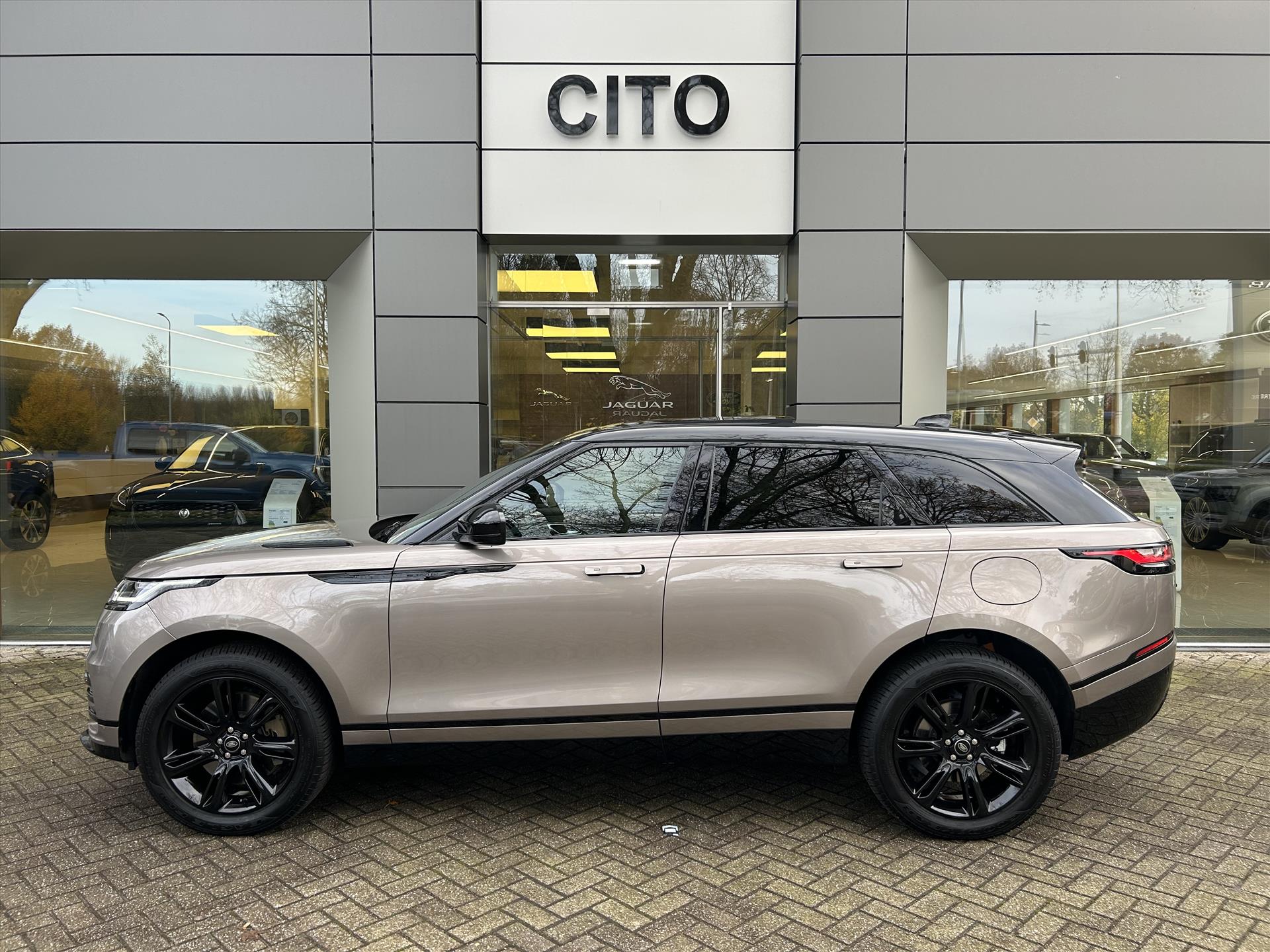 Land Rover Range Rover Velar P400e PHEV AWD R-Dynamic SE - Afbeelding 2