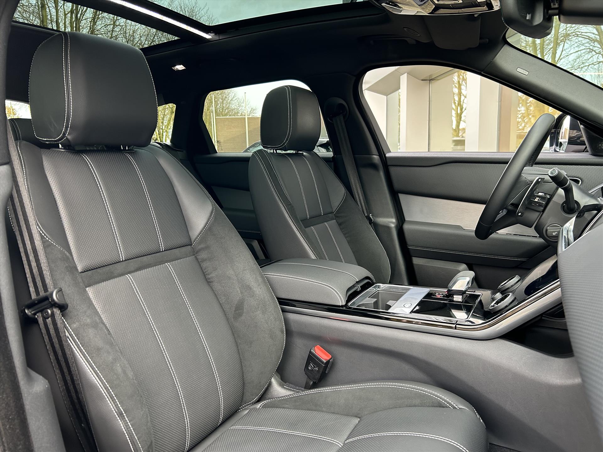 Land Rover Range Rover Velar P400e PHEV AWD R-Dynamic SE - Afbeelding 4