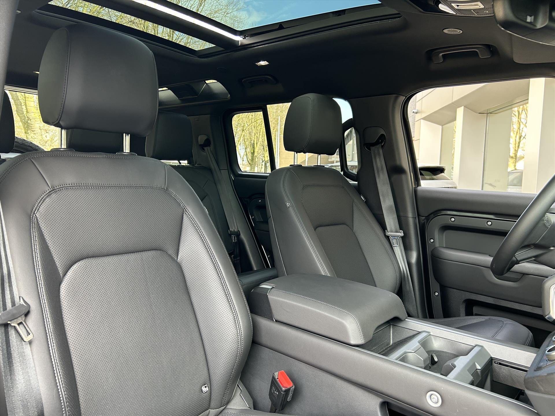 Land Rover Defender 110 P400e PHEV AWD X-Dynamic SE | Wide Body | 22'' Heritage Wheels! - Afbeelding 4