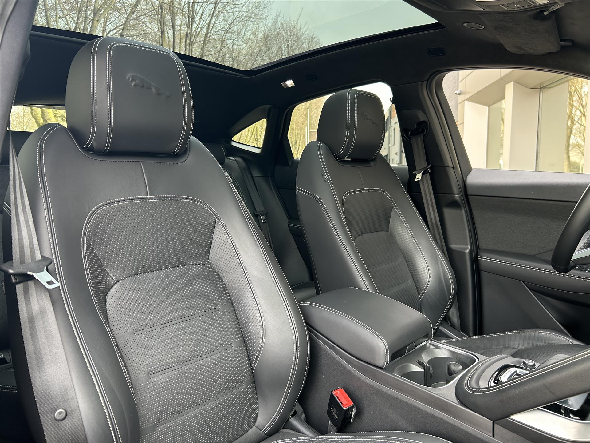 Jaguar E-PACE P300e PHEV AWD R-Dynamic HSE - Afbeelding 4