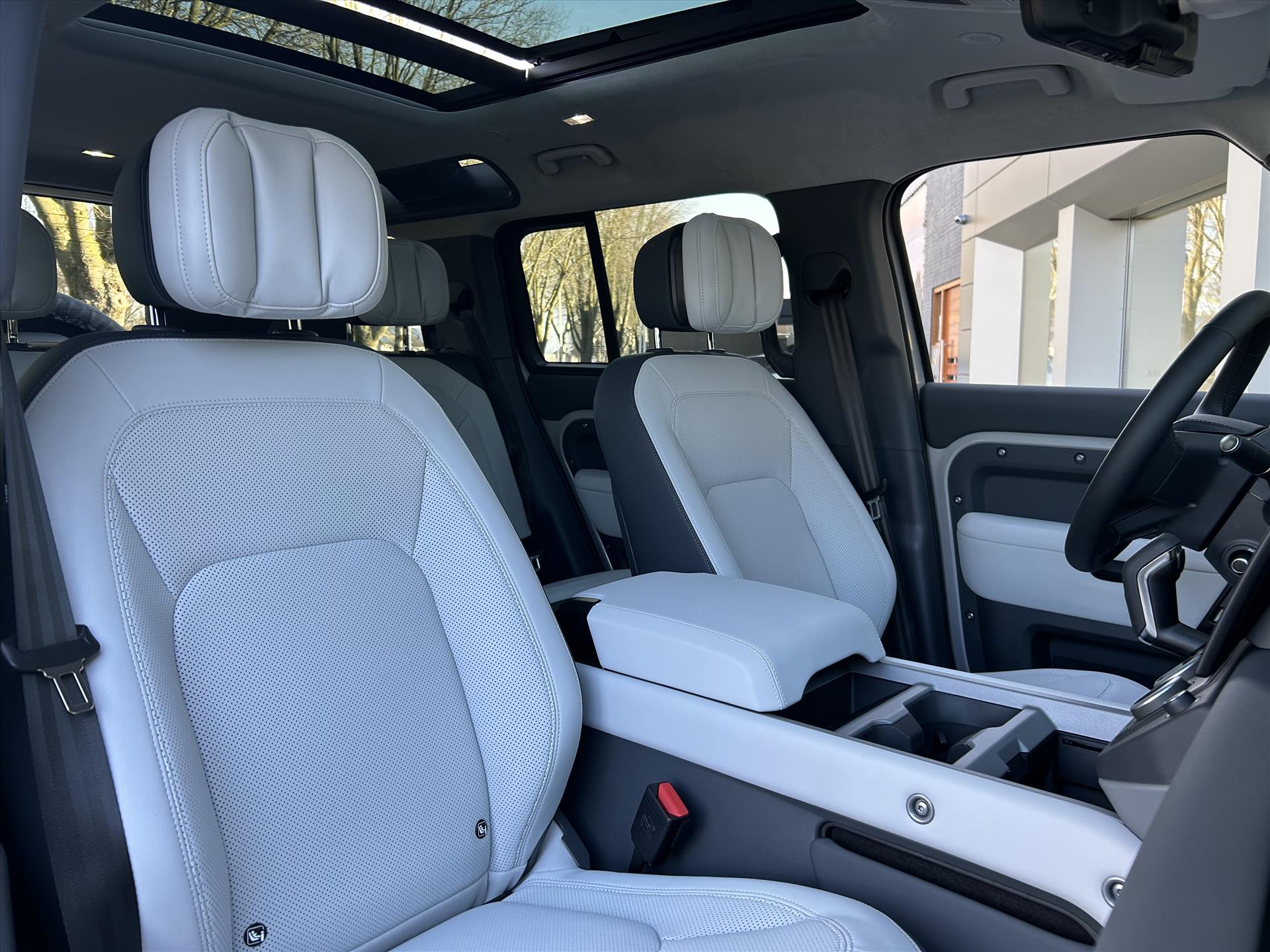 Land Rover Defender P300e PHEV AWD X-Dynamic HSE - Afbeelding 4