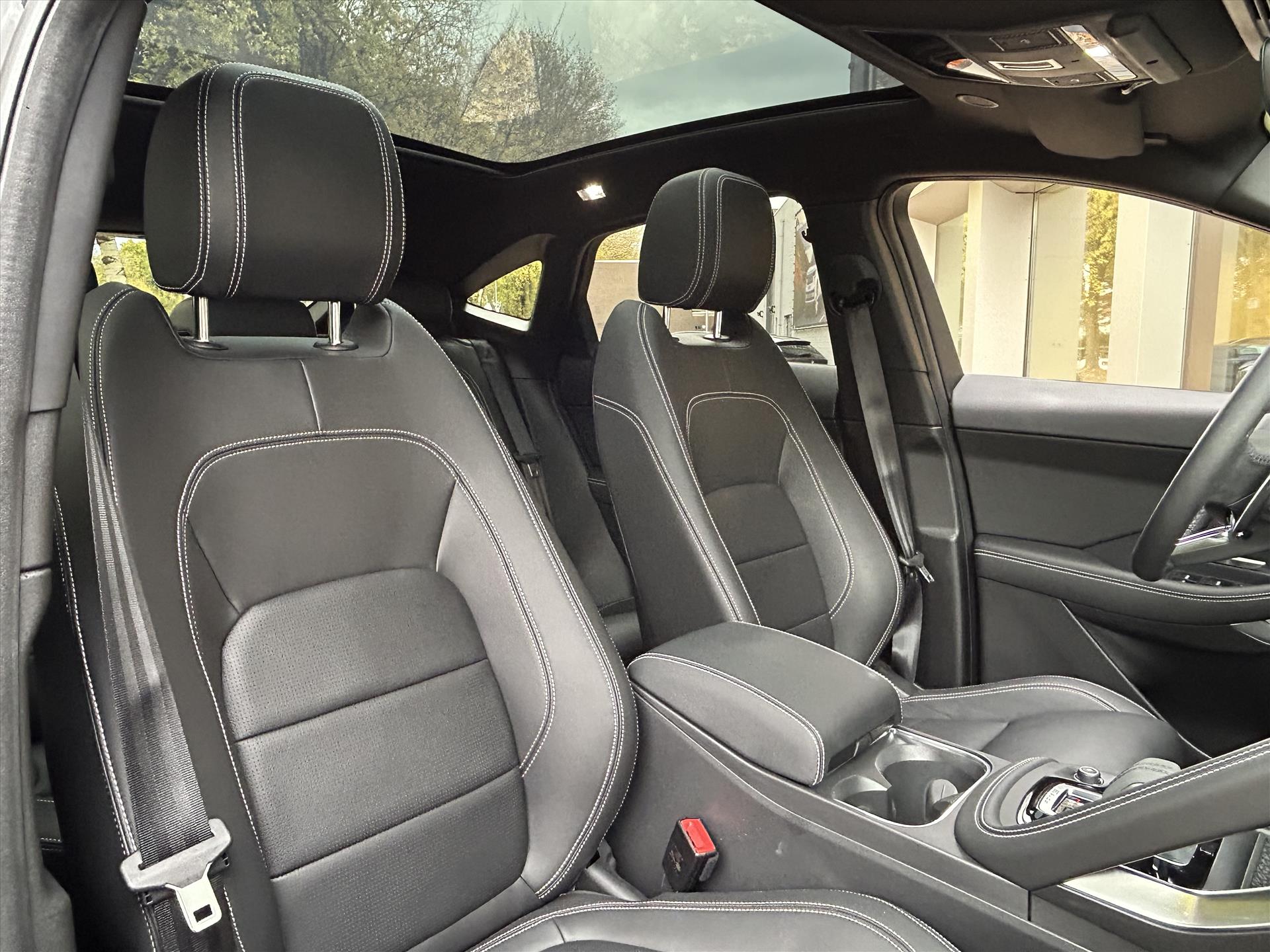 Jaguar E-PACE P300e PHEV AWD R-Dynamic SE - Afbeelding 4