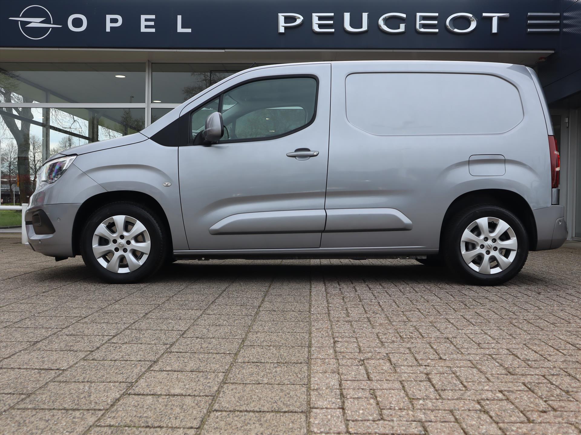 Opel Combo Cargo GB L1H1 BlueHDi 131pk S/S AT8 Automaat, Rijklaarprijs, Navigatie Camera Dodehoekbewaking LED DAB - Afbeelding 2