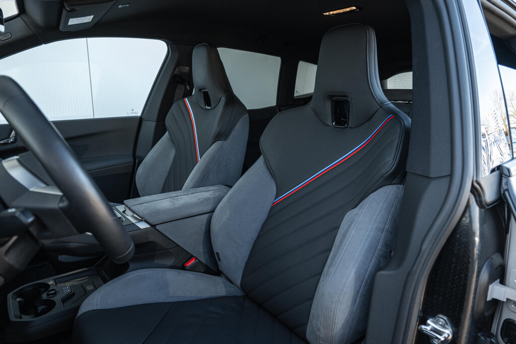 BMW iX 4