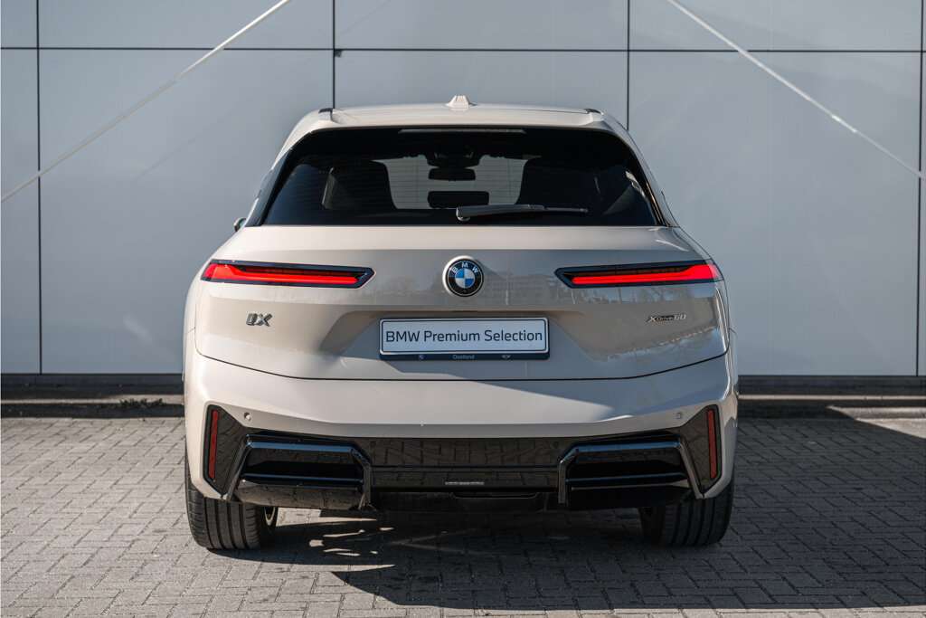 BMW iX 18