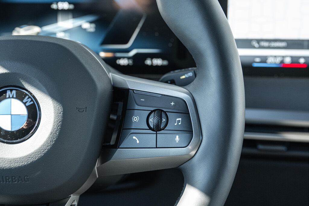 BMW iX 38