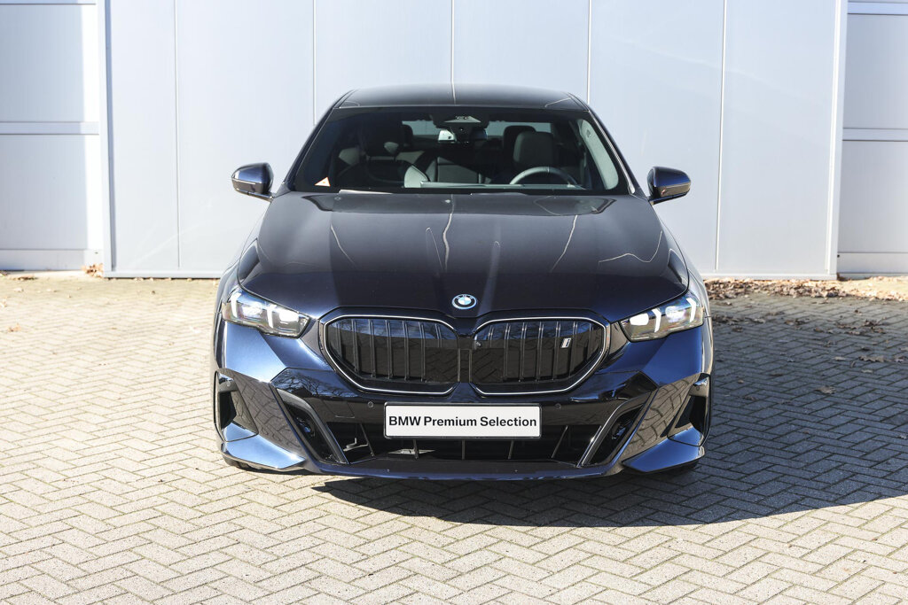 BMW i5 5