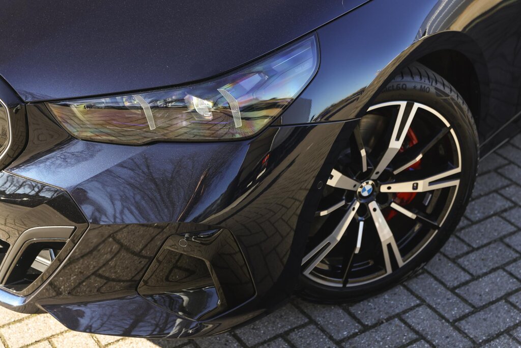 BMW i5 29