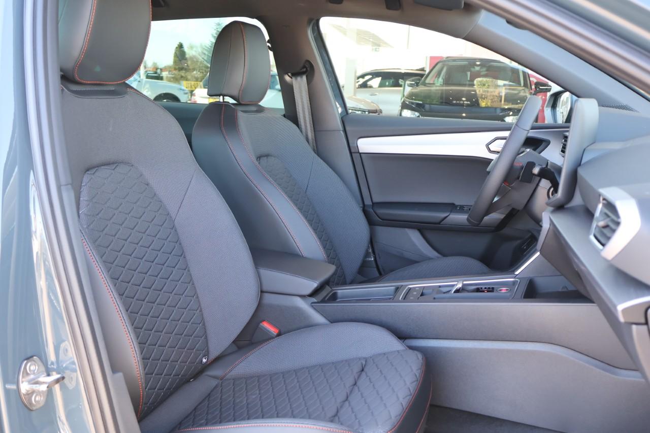 SEAT Leon Sportstourer 1.5 TSI 204pk e-Hybrid FR Business - Afbeelding 4