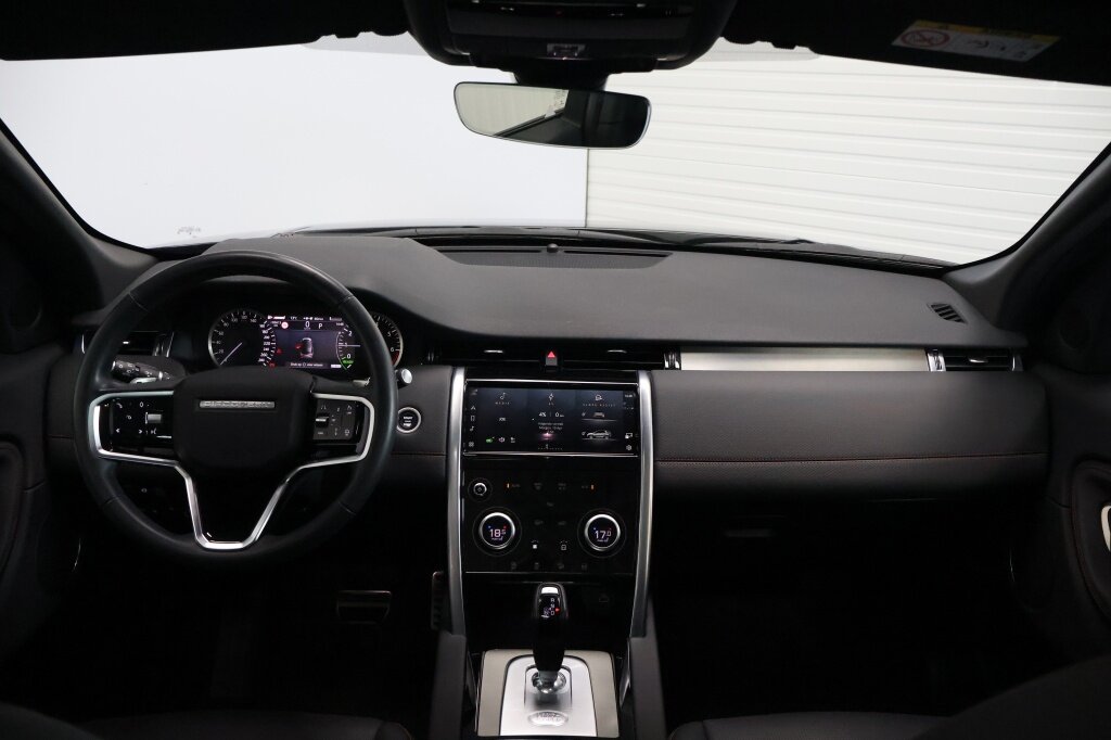 Land Rover Discovery Sport P300e 1.5 R-Dynamic SE | Trekhaak | Panoramadak | Leder - Afbeelding 2
