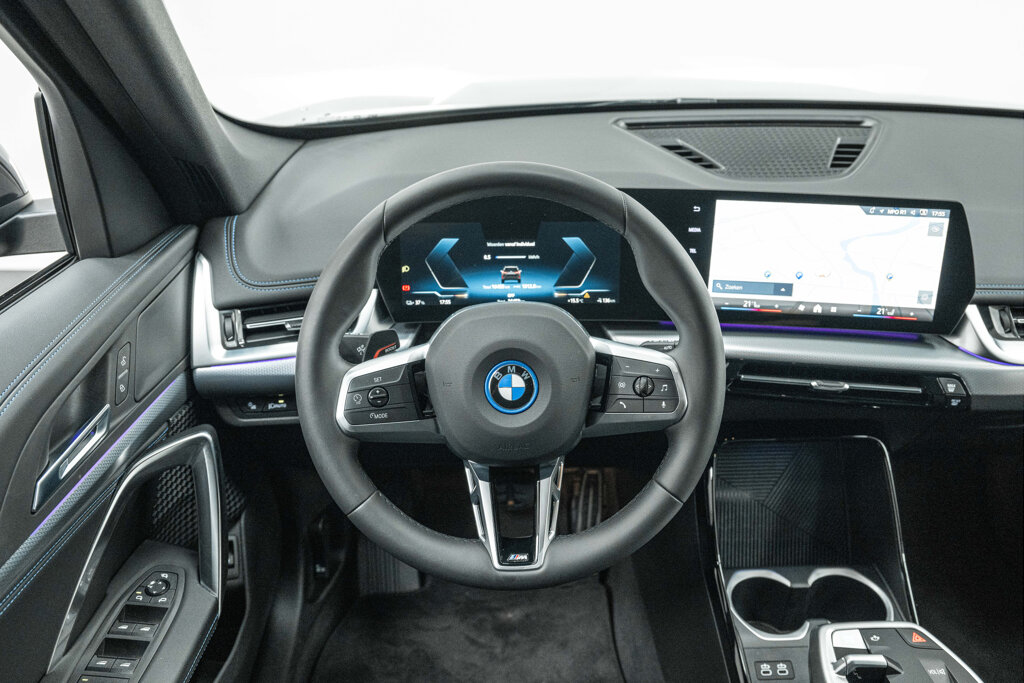 BMW iX1 3