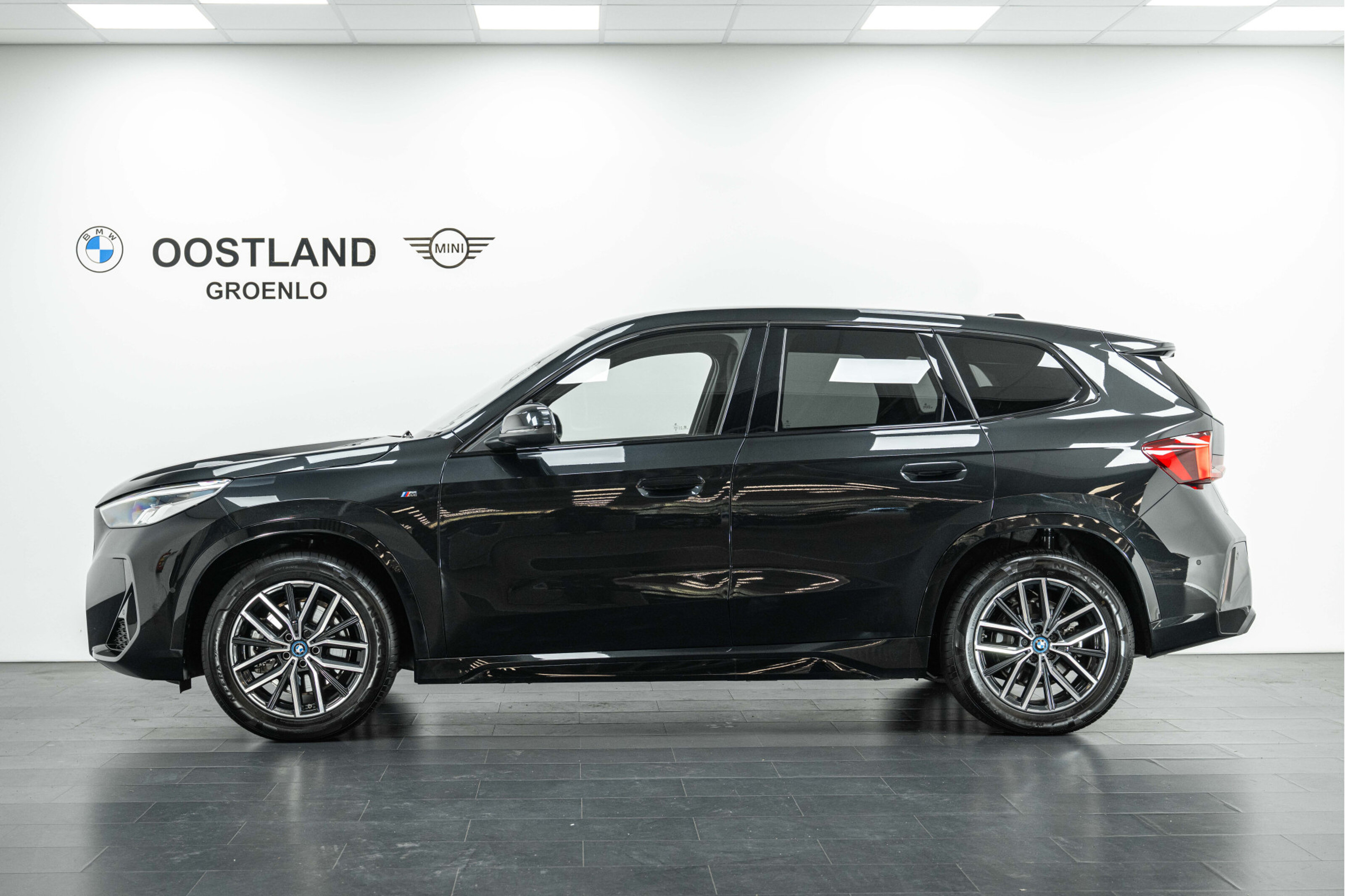 BMW iX1 7