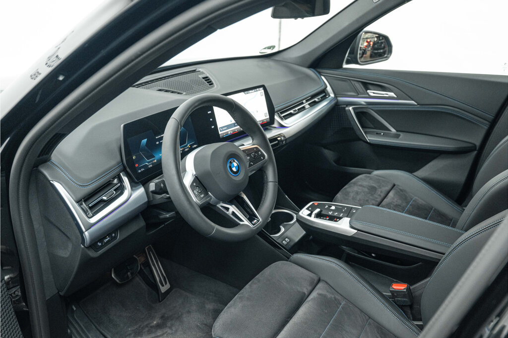 BMW iX1 25