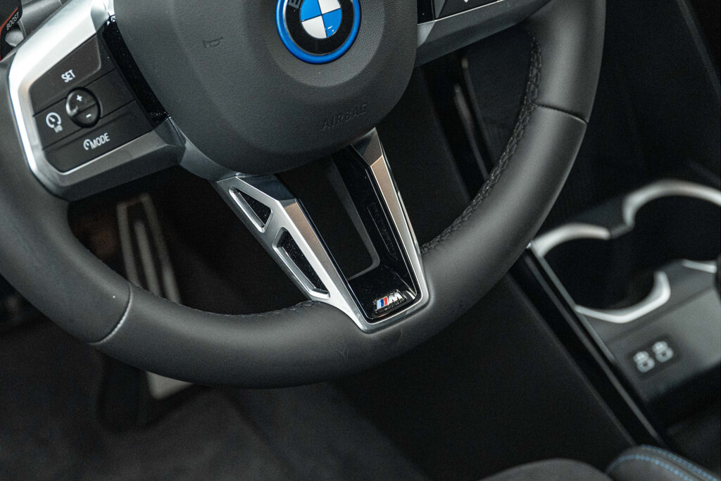 BMW iX1 28