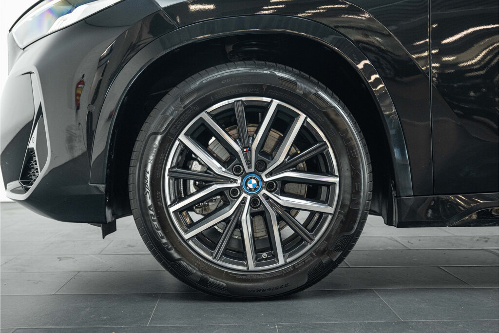 BMW iX1 34