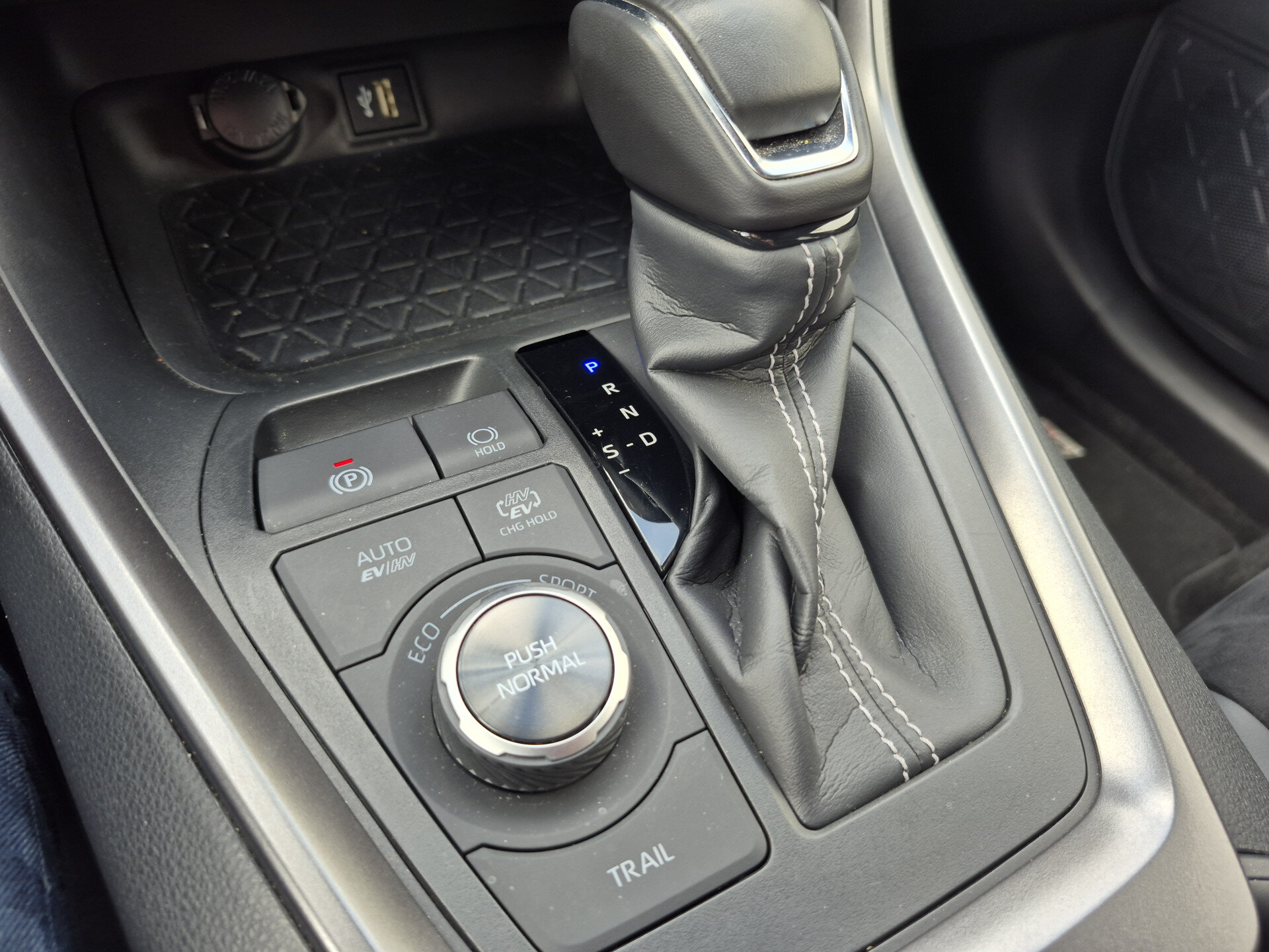 Toyota RAV4 2.5 Plug-in Hybrid AWD GR SPORT - Afbeelding 4