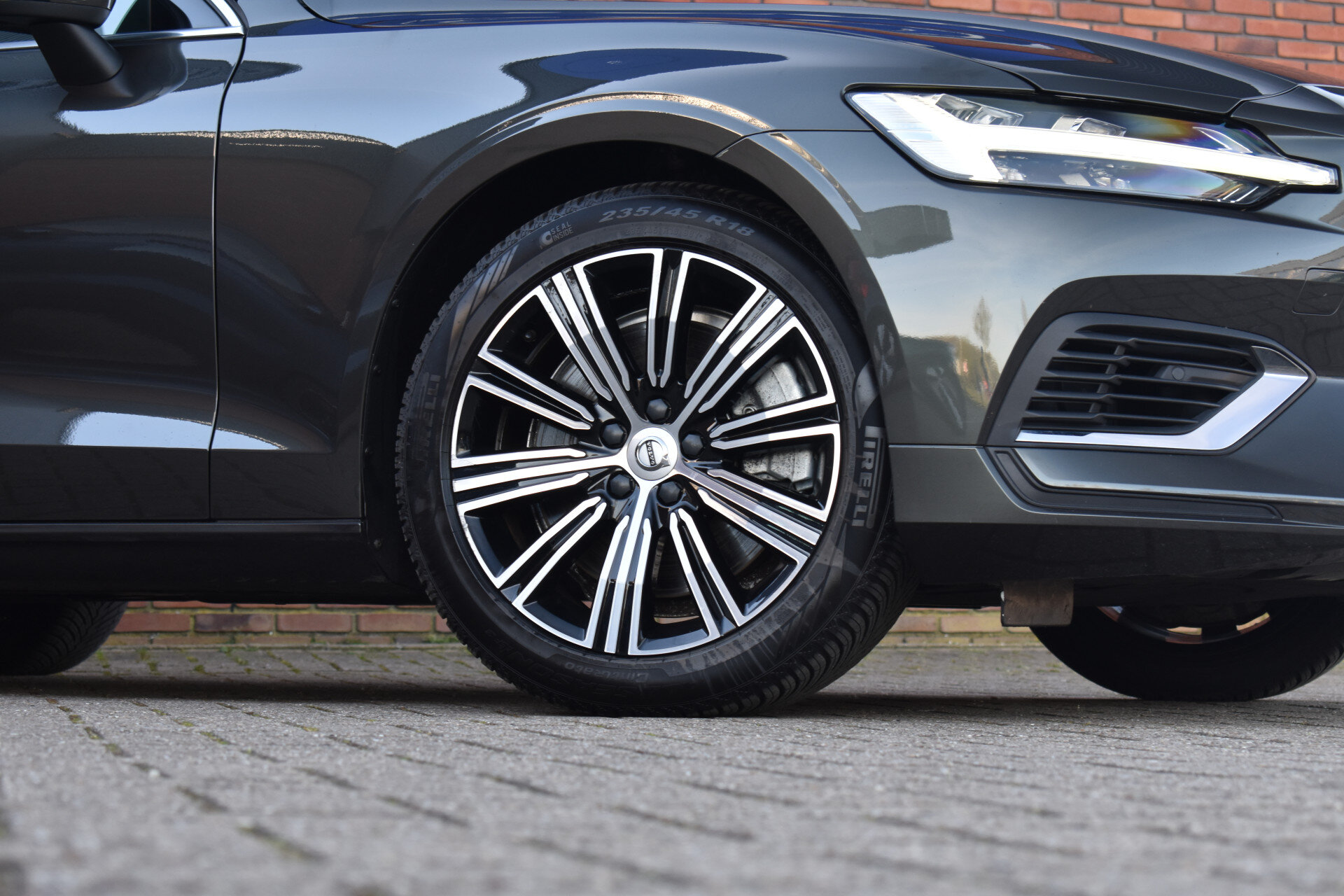 Volvo V60 T6 350PK Plug-in hybrid AWD Inscription - Afbeelding 3