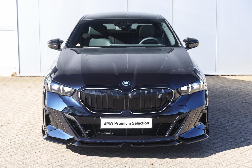 BMW i5 5