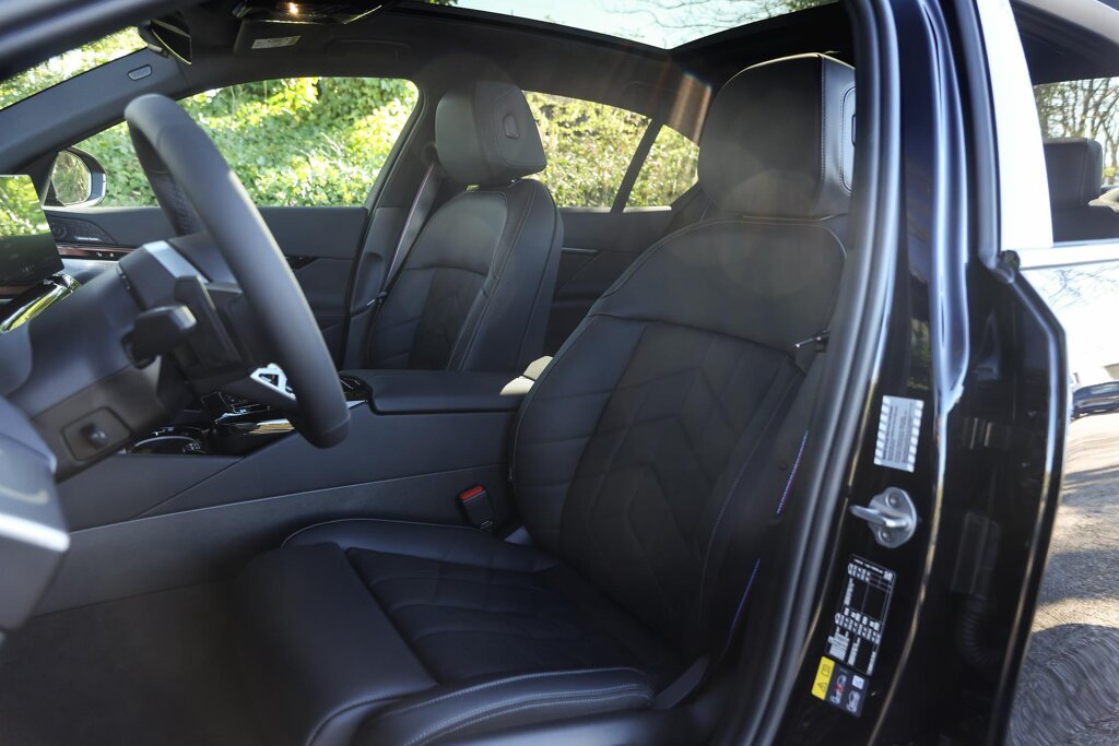BMW i5 9