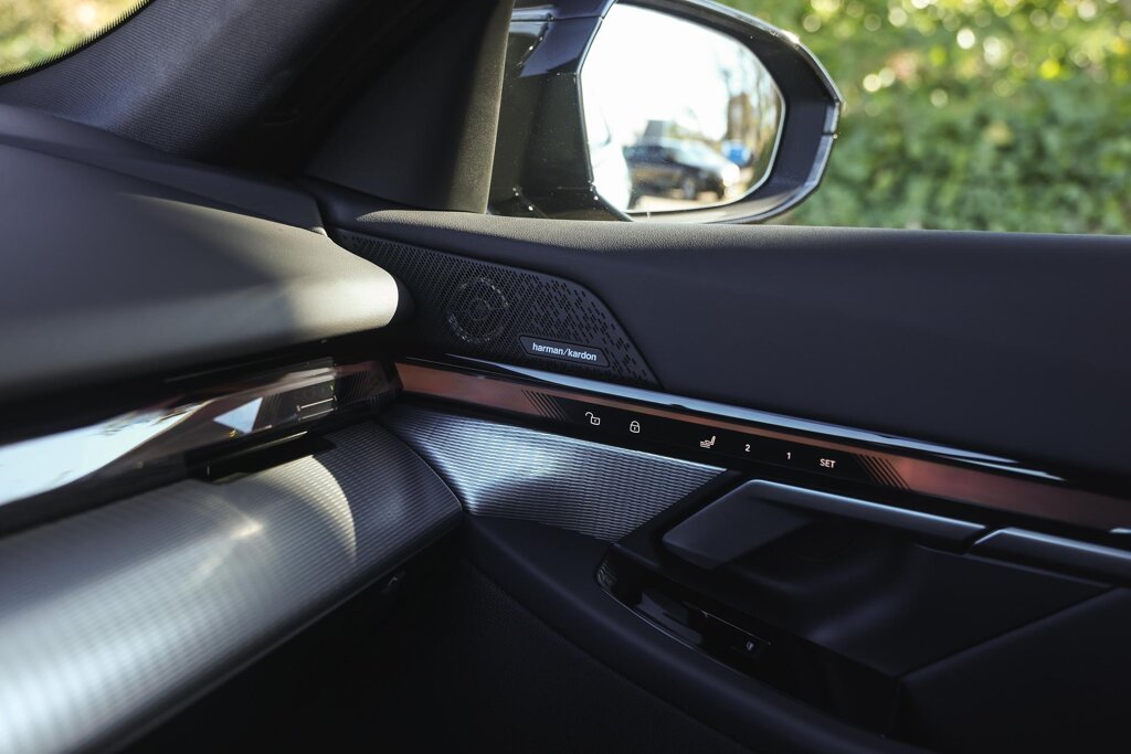 BMW i5 17