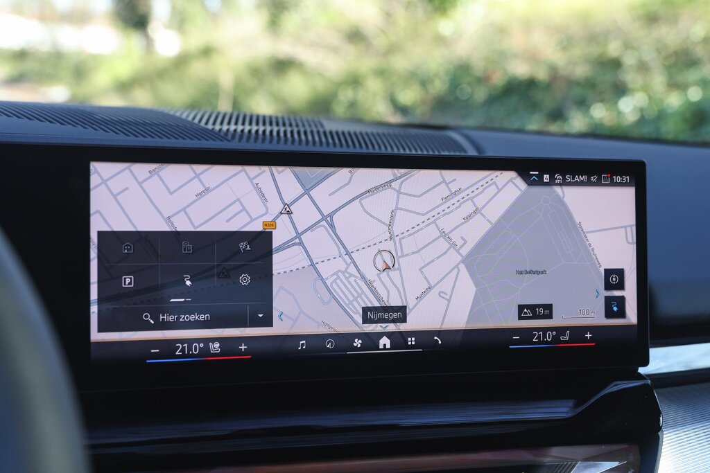 BMW i5 23