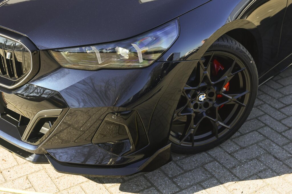BMW i5 30