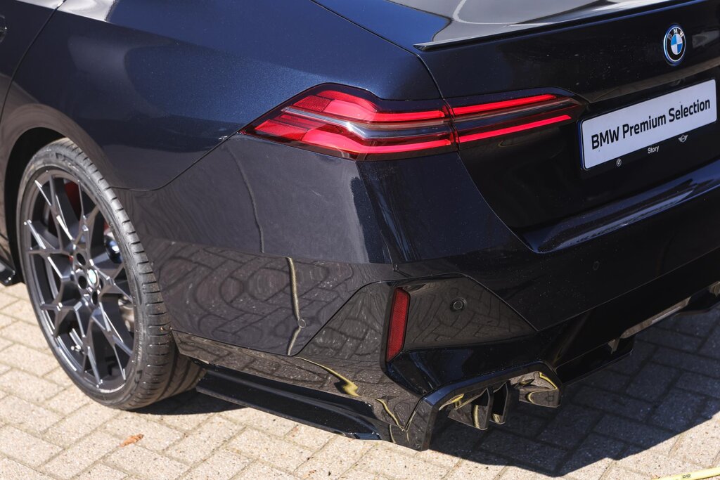 BMW i5 33