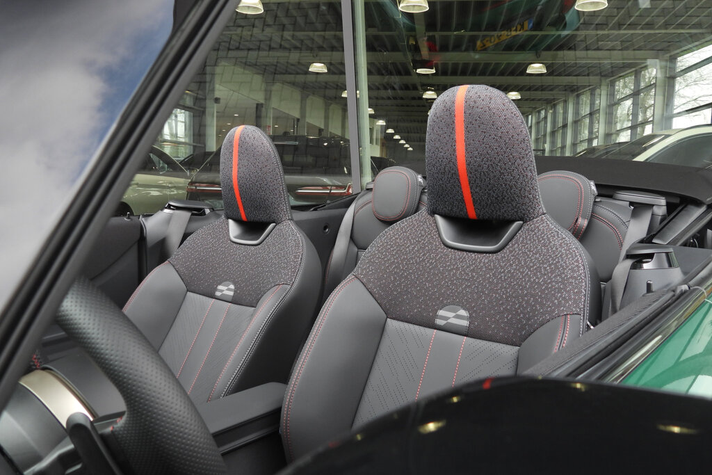 MINI Cooper Cabrio 7