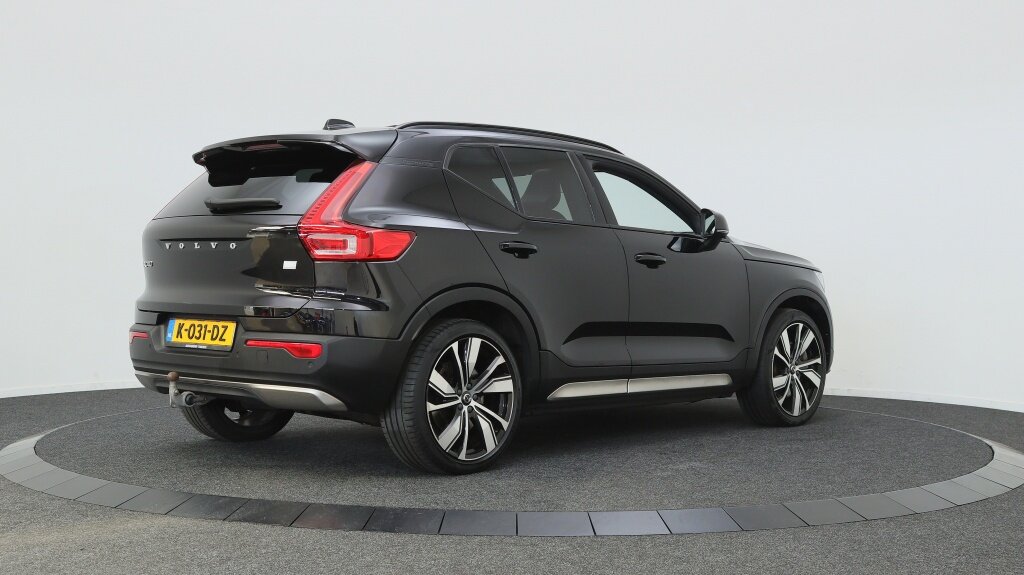 Volvo XC40 Recharge P8 AWD R-Design | Harman-Kardon | Trekhaak | Panoramdak - Afbeelding 2