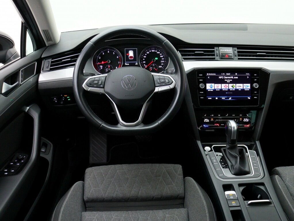 Volkswagen Passat Variant 1.5 TSI Business | ACC | Elek. trekhaak | Navi | App | Stoelverw - Afbeelding 3