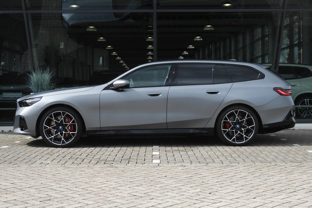 BMW i5 5