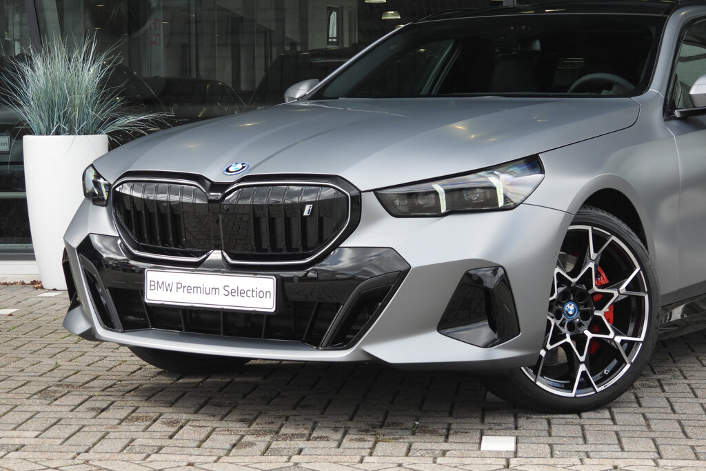 BMW i5 6
