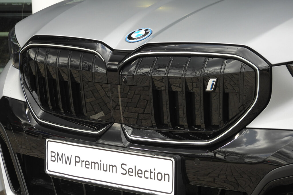 BMW i5 7