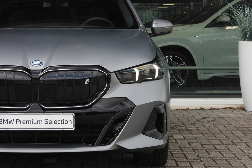 BMW i5 11