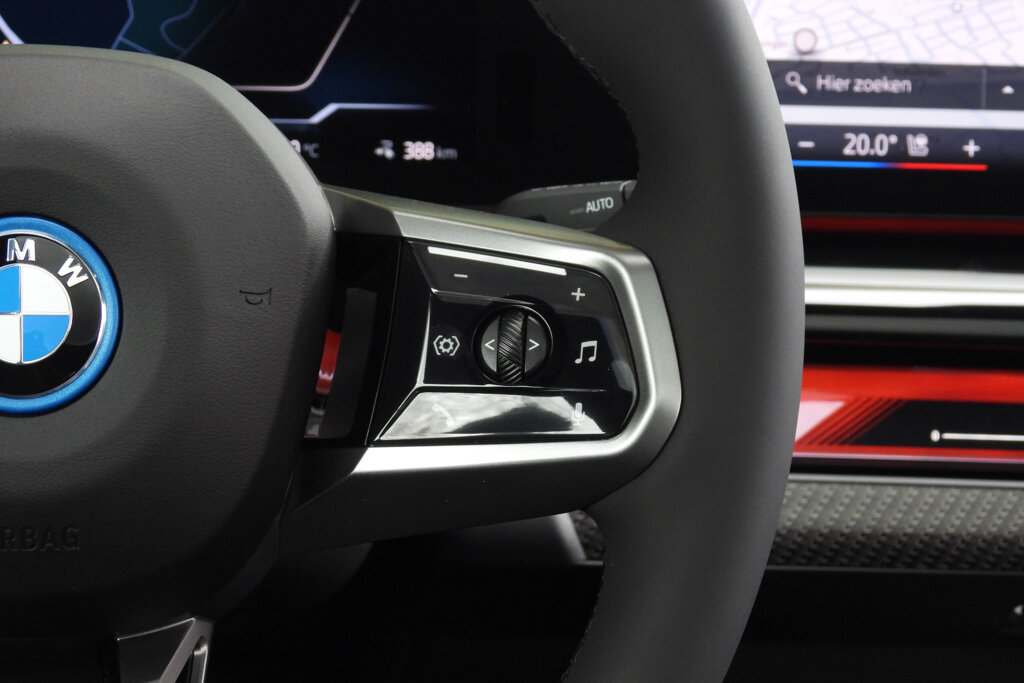 BMW i5 43