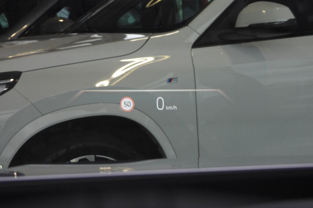 BMW i5 57