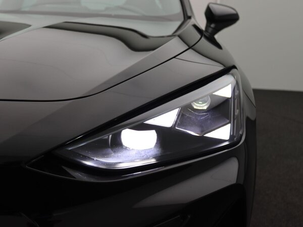 Koplampverlichting Matrix Led Ultra in signature vorm Koplampverlichting Matrix Led Ultra in signature vorm