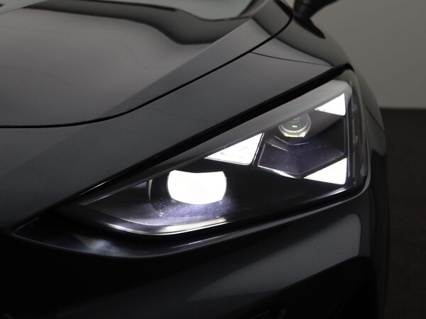 Koplampverlichting Matrix Led Ultra in signature vorm Koplampverlichting Matrix Led Ultra in signature vorm