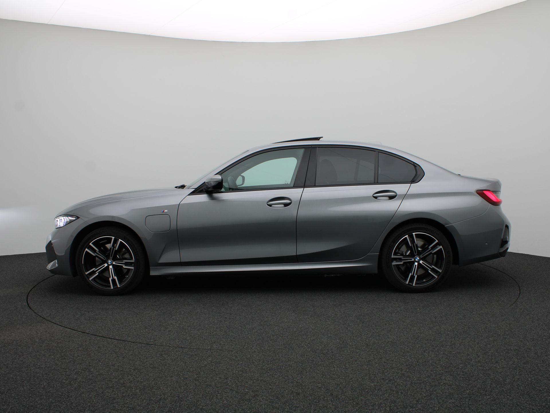 BMW 3 Serie Sedan 330e - Afbeelding 4