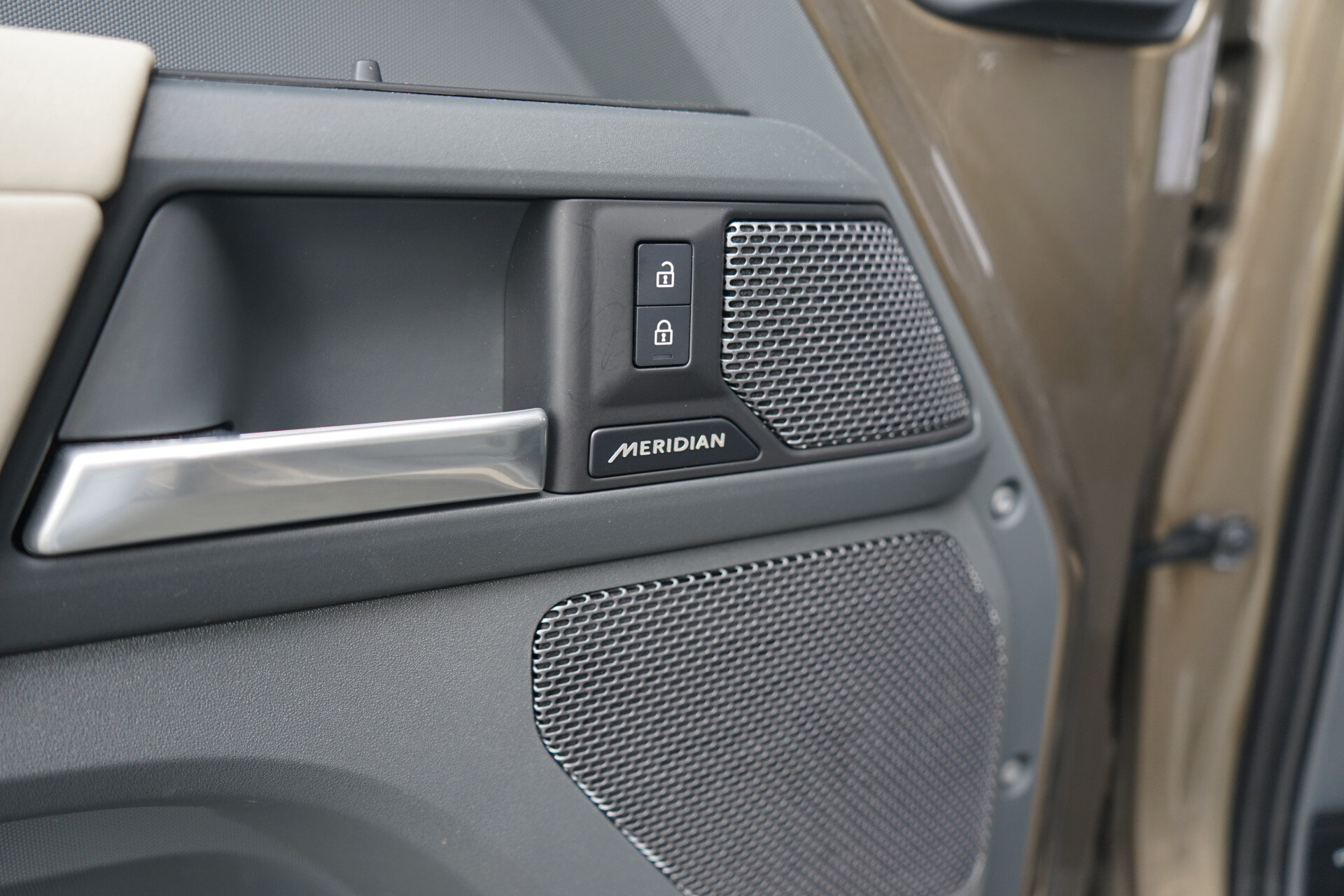 Land Rover Defender Hard Top 3.0 D200 110 MHEV X-Dynamic SE | Occasion Lease vanaf € 1.569,00 p/m - Afbeelding 3