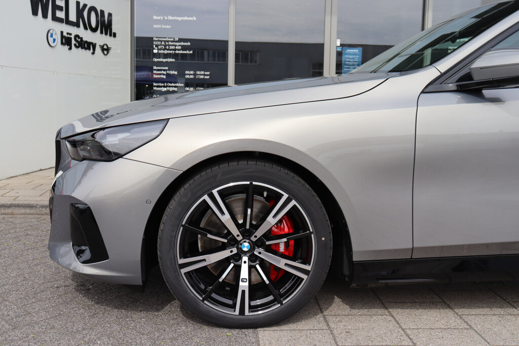 BMW i5 4