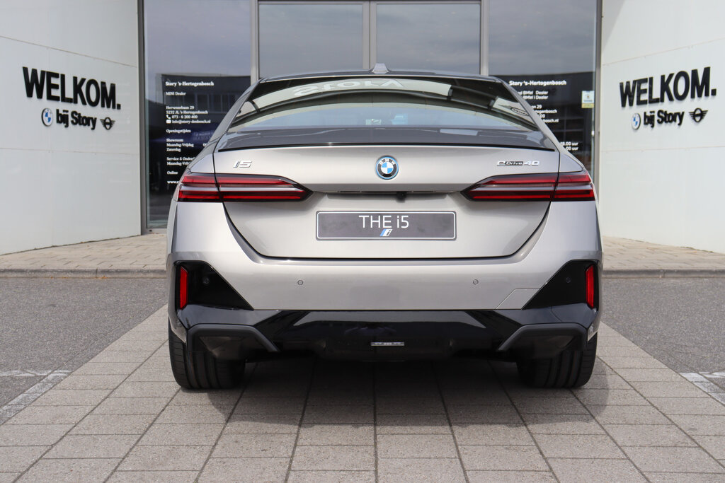 BMW i5 6