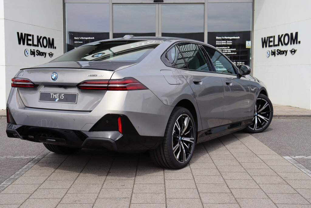 BMW i5 7