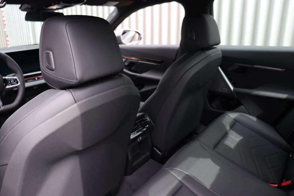 BMW i5 16
