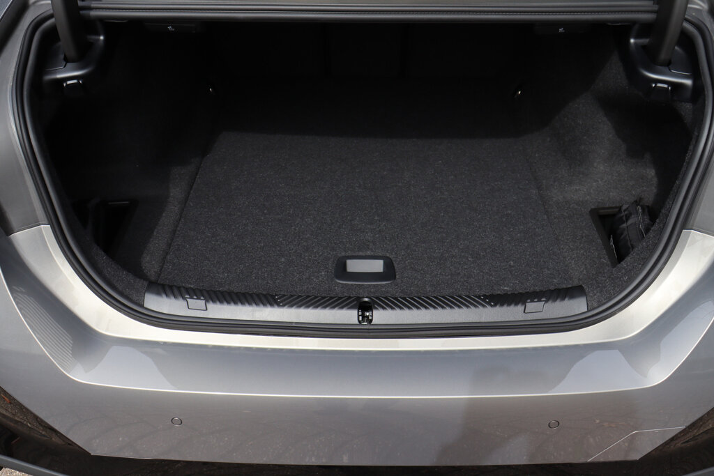 BMW i5 19
